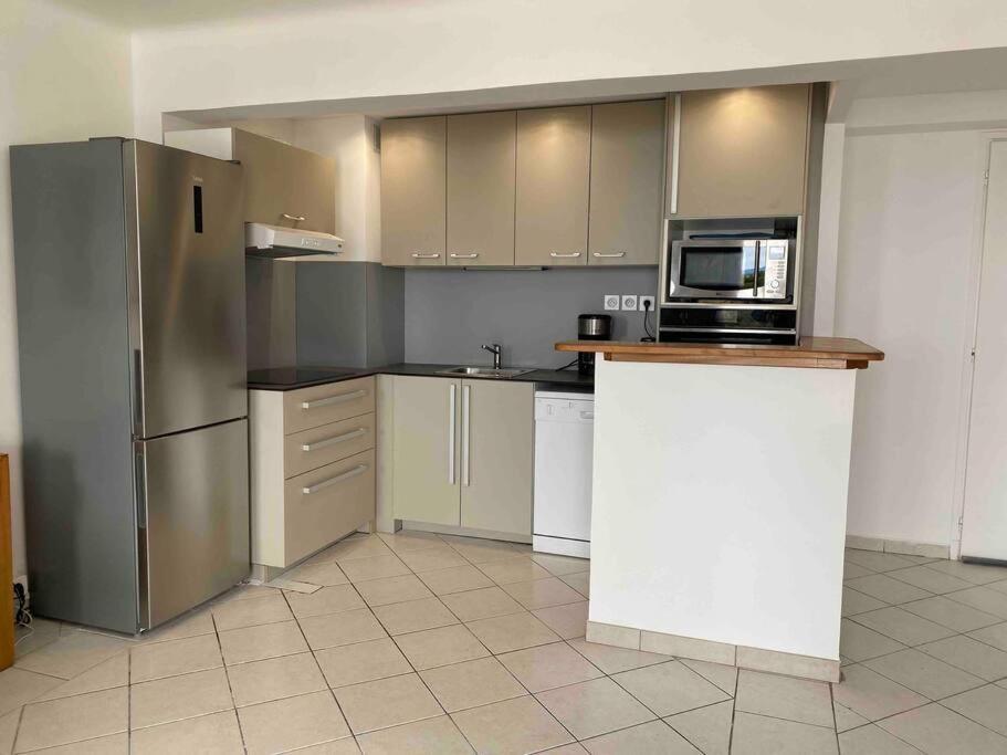T3 Sur La Plage Vue Feerique Mer,Wifi, Parking Inclus , Clim La Ciotat Esterno foto