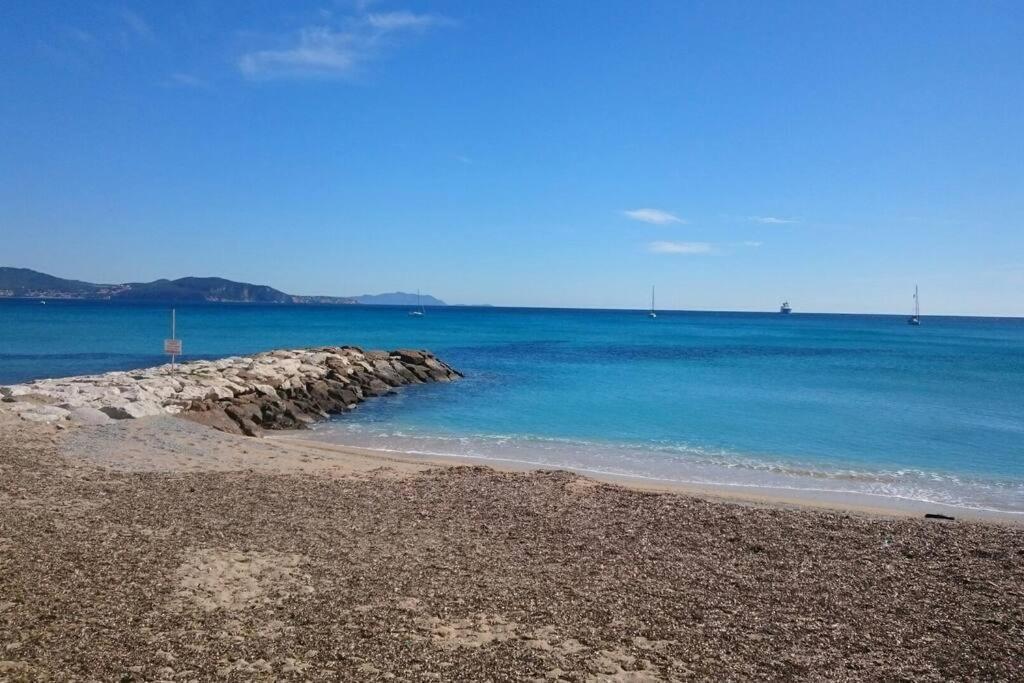 T3 Sur La Plage Vue Feerique Mer,Wifi, Parking Inclus , Clim La Ciotat Esterno foto