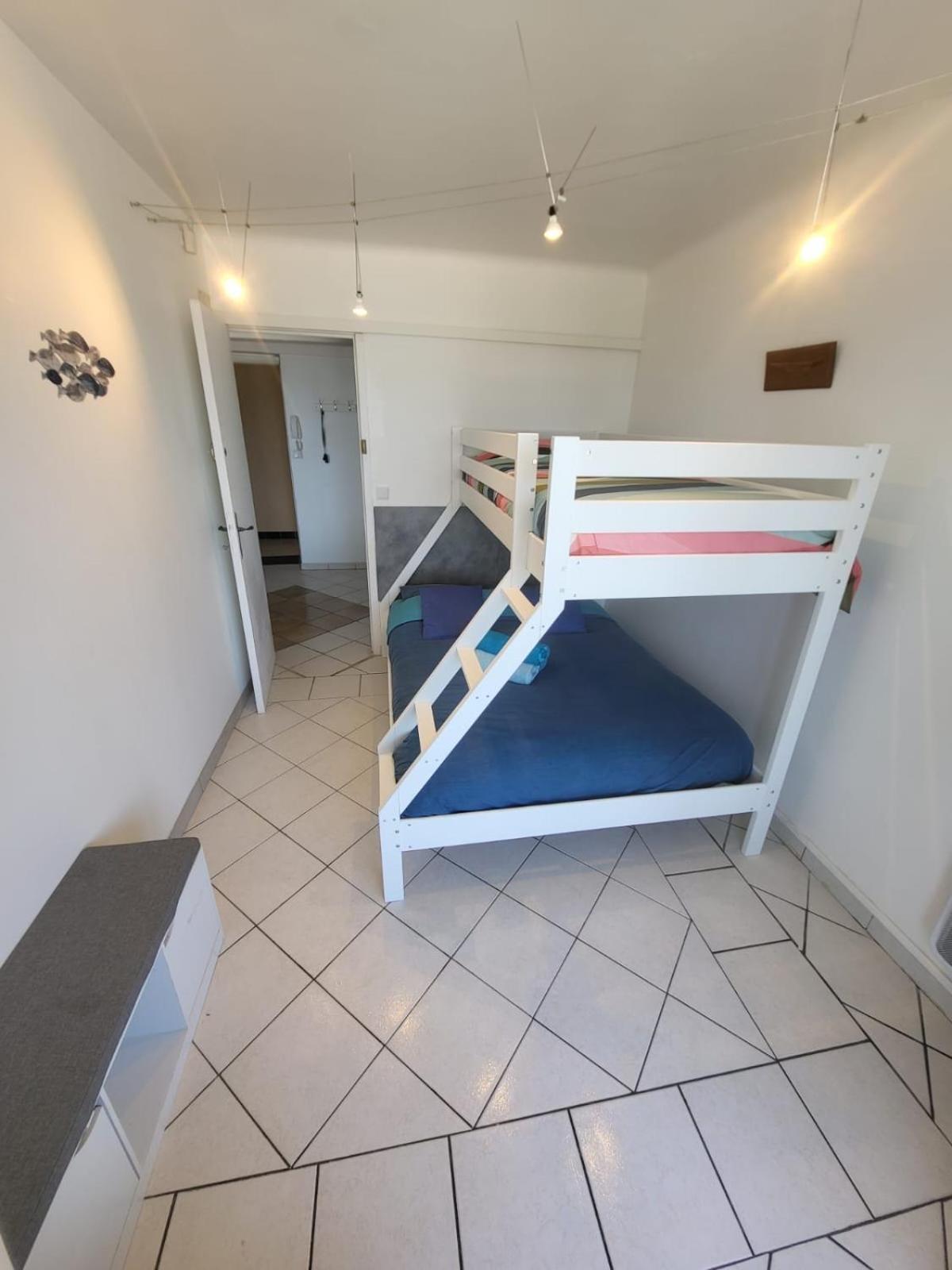 T3 Sur La Plage Vue Feerique Mer,Wifi, Parking Inclus , Clim La Ciotat Esterno foto